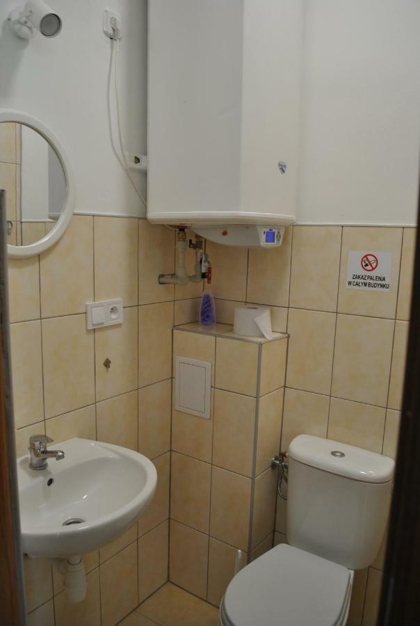 Hostel Pod Topolami Zielona Gora  Ngoại thất bức ảnh