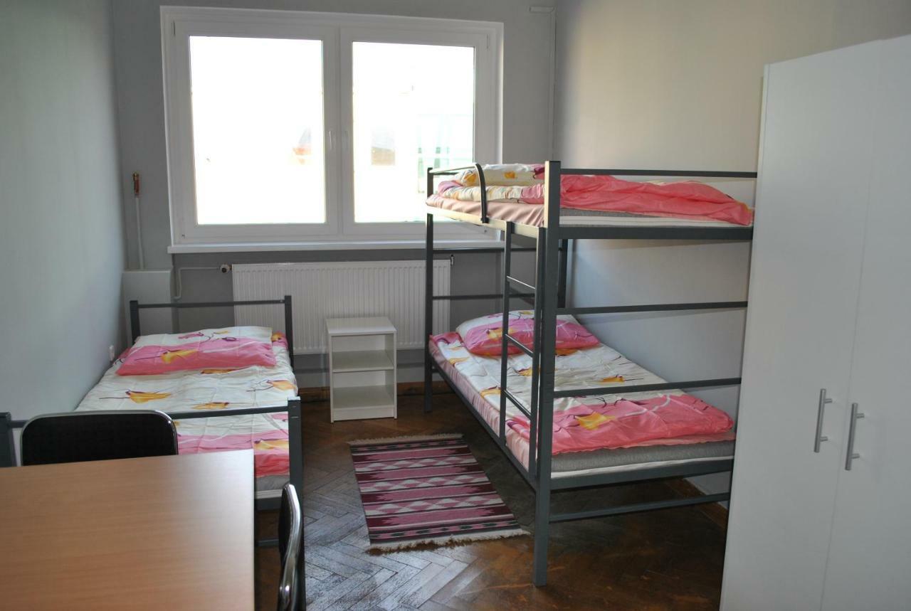 Hostel Pod Topolami Zielona Gora  Ngoại thất bức ảnh