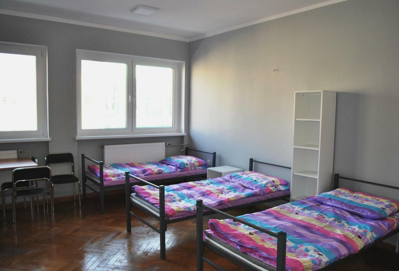 Hostel Pod Topolami Zielona Gora  Ngoại thất bức ảnh