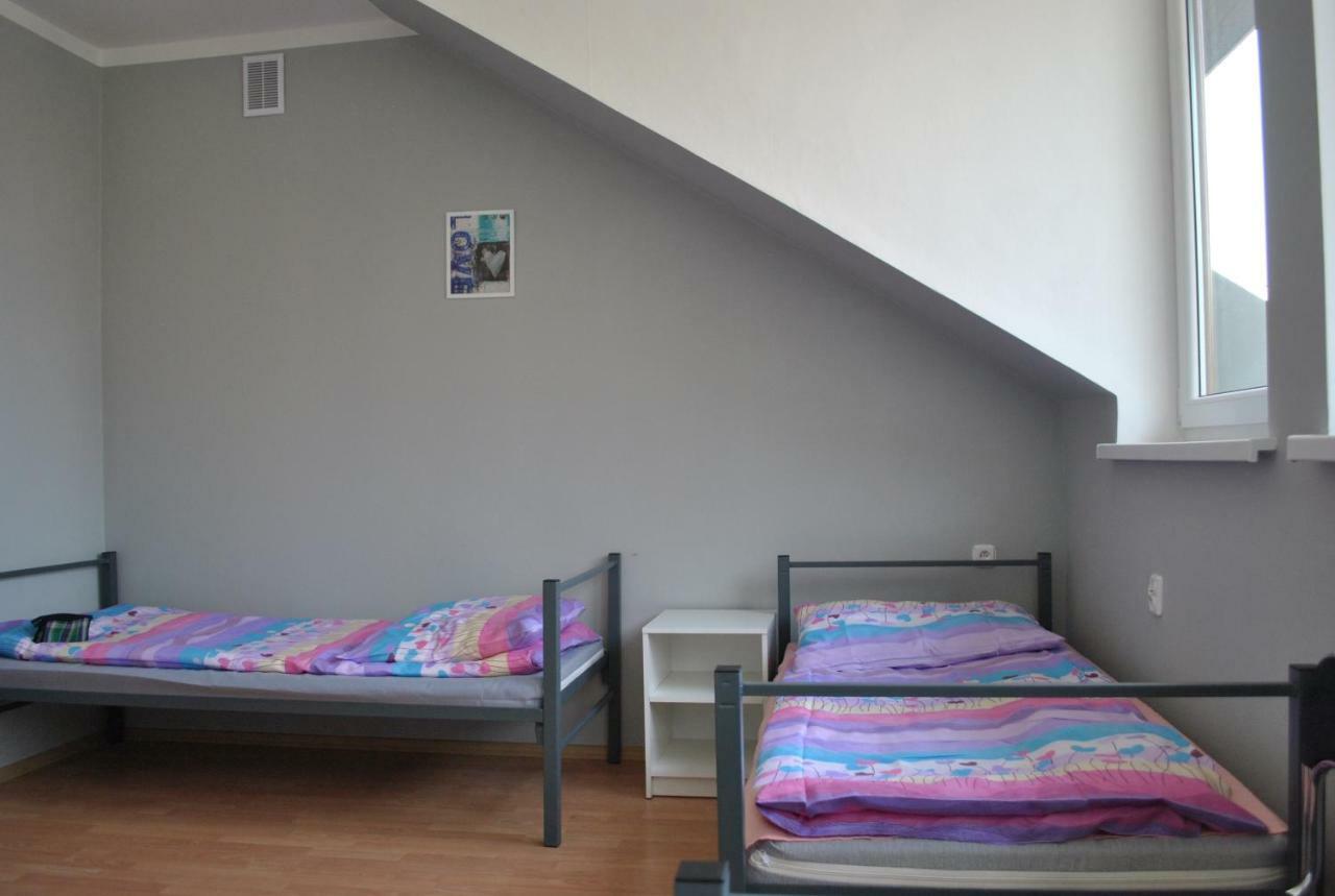Hostel Pod Topolami Zielona Gora  Ngoại thất bức ảnh