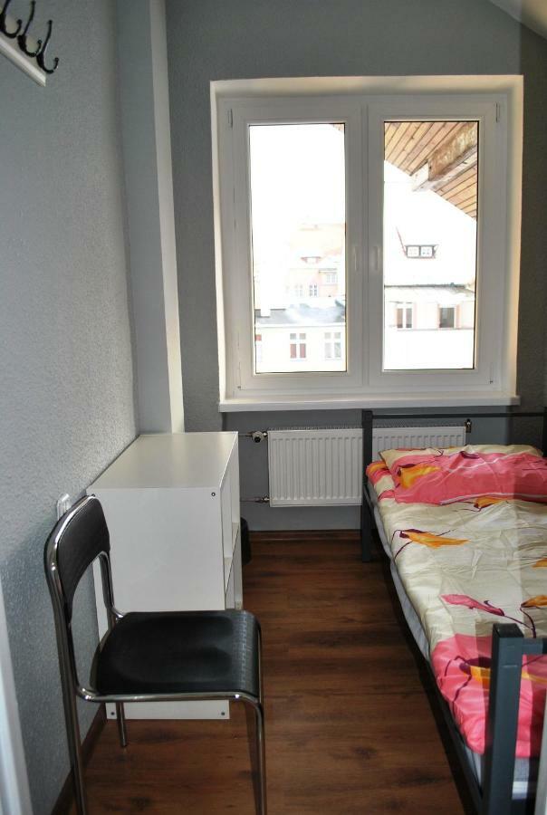 Hostel Pod Topolami Zielona Gora  Ngoại thất bức ảnh