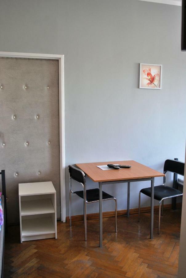 Hostel Pod Topolami Zielona Gora  Ngoại thất bức ảnh