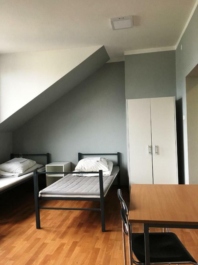 Hostel Pod Topolami Zielona Gora  Ngoại thất bức ảnh
